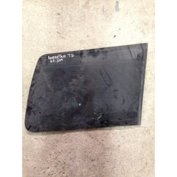 Vidro Vigia Traseiro Direito - Subaru Forester 2.0 S 2001