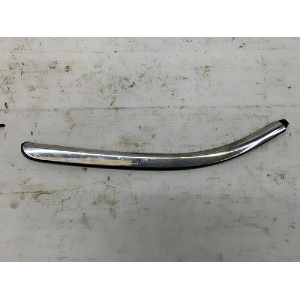 Friso Externo Vidro Traseiro Direito Nissan Versa 2015 2019 Prateado