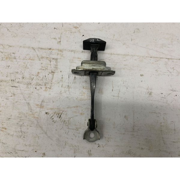 Limitador Porta Esquerdo Nissan Versa 2012 2019