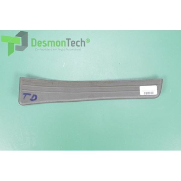 Soleira Da Porta Traseira Direita Tiggo 2.0 2010