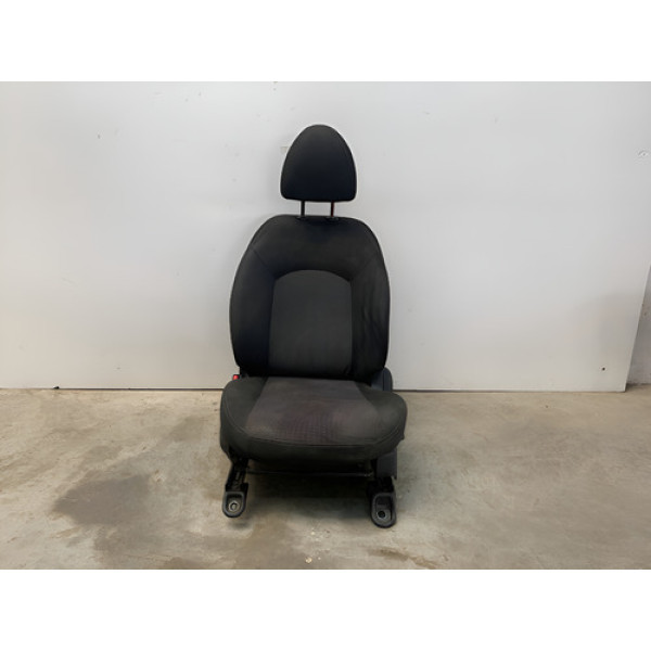 Banco Dianteiro Esquerdo Nissan Versa Sv 2015 2019 Tecido Prateado