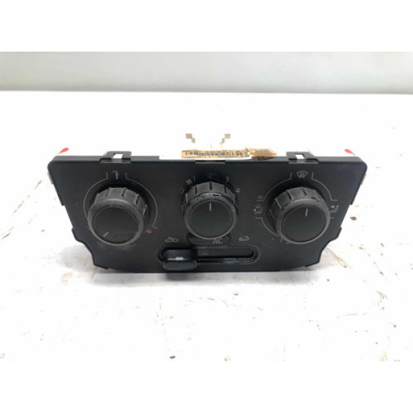 Comando Ar Condicionado Painel Vw Voyage G5 Detalhe