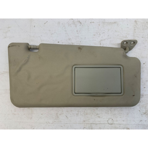 Quebra Sol Direito Nissan Livina 2009 2014 Detalhe