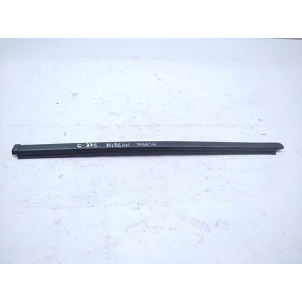 Pestana Externa Traseira Esquerda Nissan March 2015