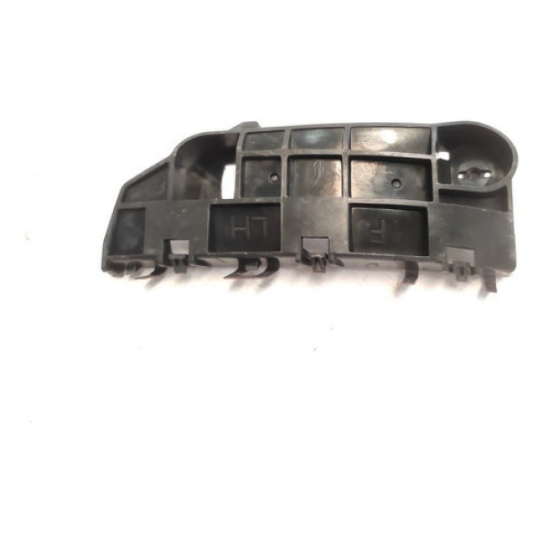 Guia Para Choque Dianteiro Esquerdo Nissan March 2016