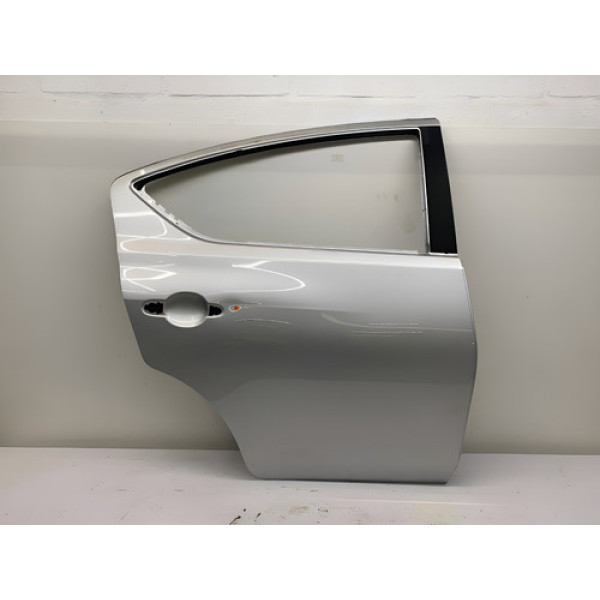 Porta Traseira Direita Nissan Versa 2015 2019 Prata Detalhe Traseira Direito Prateado