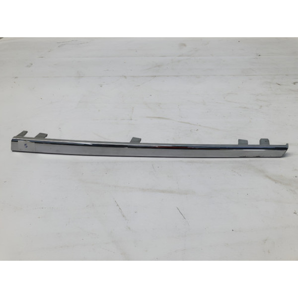 Friso Meio Esquerdo Grade Frontal C180 C200 245200005 Prateado