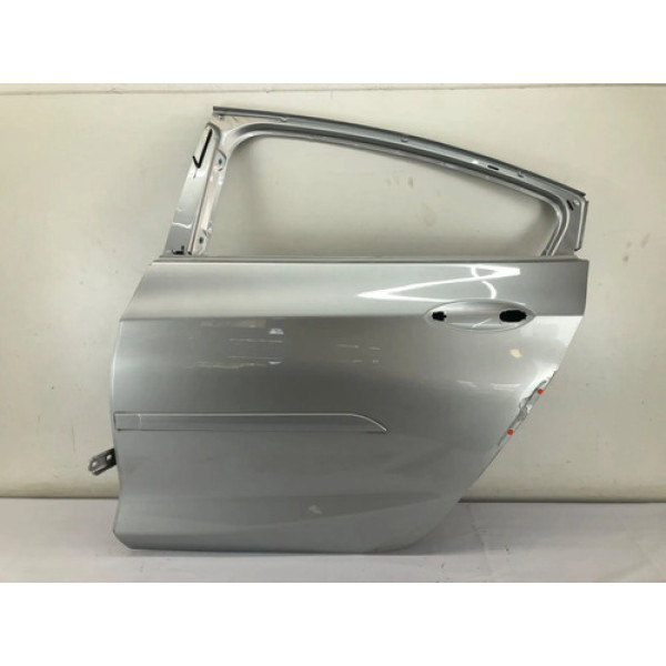 Porta Traseira Esquerda Gm Cruze 2016 2023 Sedan Detalhe Traseira Esquerda Prateado