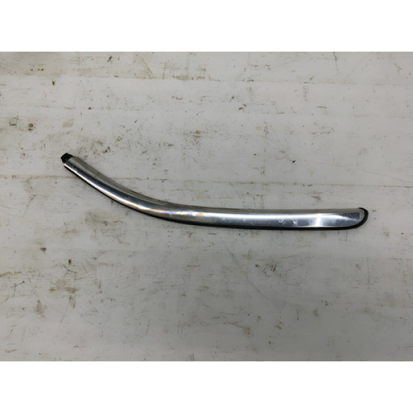 Friso Externo Vidro Traseiro Esquerdo Nissan Versa 2015 2019 Prateado