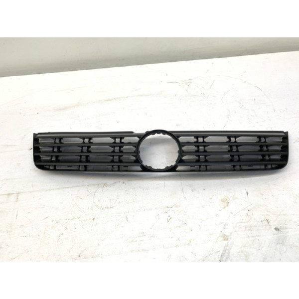 Grade Dianteira Para Choque Vw Passat 1997 2000 Detalhe Plástico