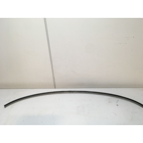 Friso Inferior Para Brisa Traseiro Toyota Camry 1992 1997