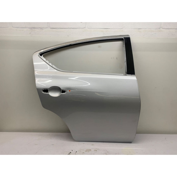Porta Traseira Direita Nissan Versa 2015 2019 Prata Detalhe Traseira Direito Prateado