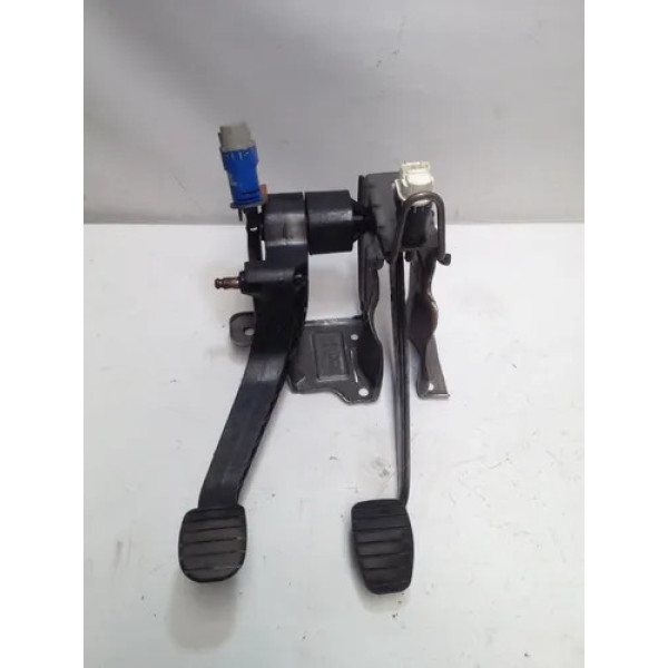 Pedaleira Embreagem Freio Renault Duster 1.6 2013 * Detalhe