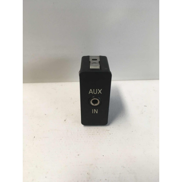 Botão Entrada Cabo Auxiliar - Bmw 120i 61316930561