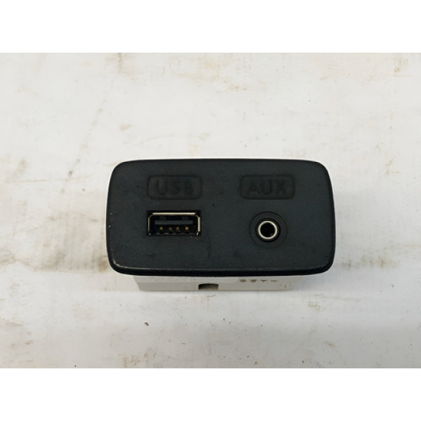 Entrada Auxiliar Usb Subaru Forester 2013 2018 86257aj220 Preto