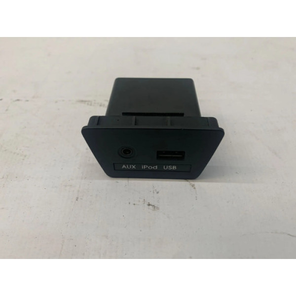 Tomada Auxiliar Usb iPod Hyundai Ix35 2010 2014 Detalhe Preto