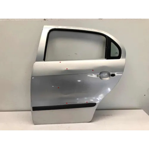 Porta Traseira Esquerda Volkswagen Voyage G5 Detalhe