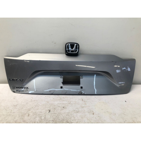 Moldura Aplique Tampa Traseira Honda Hrv 2022 2025 Detalhe