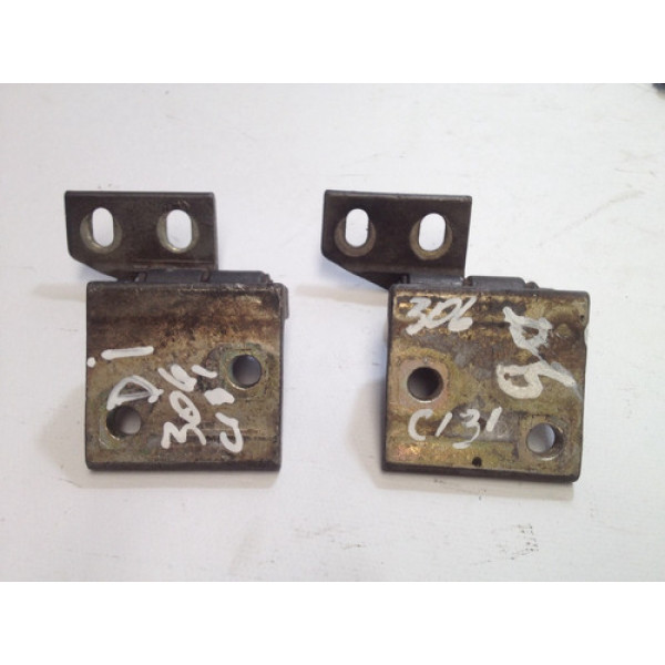 Dobradiça Porta Dianteira Direita - Peugeot 306 95 2 Portas