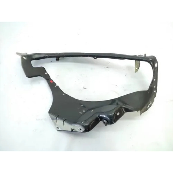 Óculos Suporte Farol Direito Xsara Picasso 2001 Detalhe