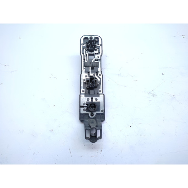 Circuito Soquete Lanterna Direita Nissan March 2016 2018