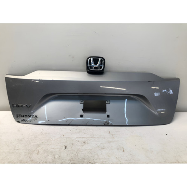 Moldura Aplique Tampa Traseira Honda Hrv 2022 2025 Detalhe