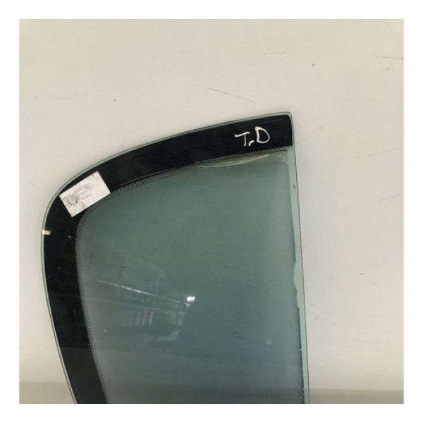 Vidro Vigia Traseiro Direito Renault Megane 2006 Sedan