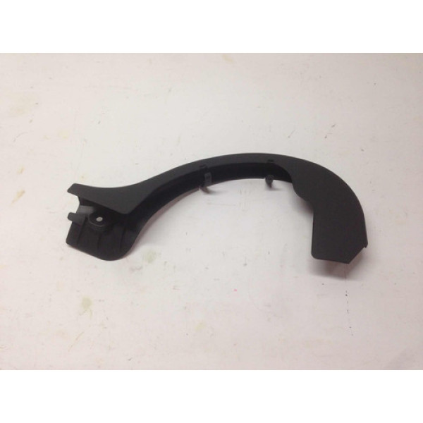 Acabamento Dobradiça Traseira Direita - Mercedes C200 2008