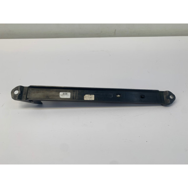 Suporte Esquerdo Radiador Toyota Hilux 4x2 2009 Det