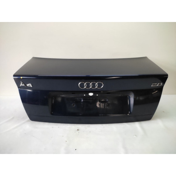 Tampa Traseira Audi A4 B5 V6 1995 1999 * Detalhe 