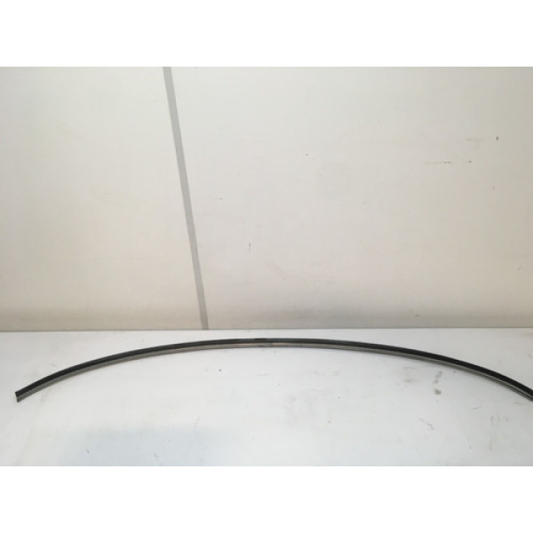 Friso Inferior Para Brisa Traseiro Toyota Camry 1992 1997