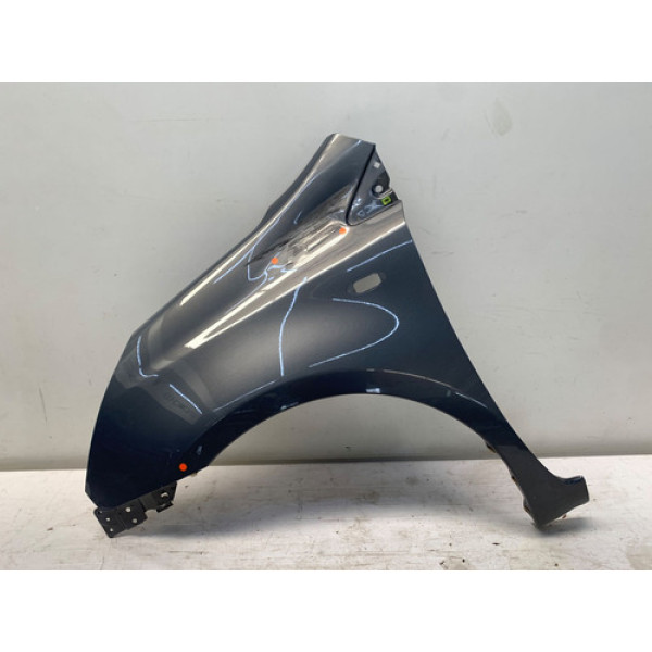 Para Lama Esquerdo Nissan Livina 2009 2014 Detalhe