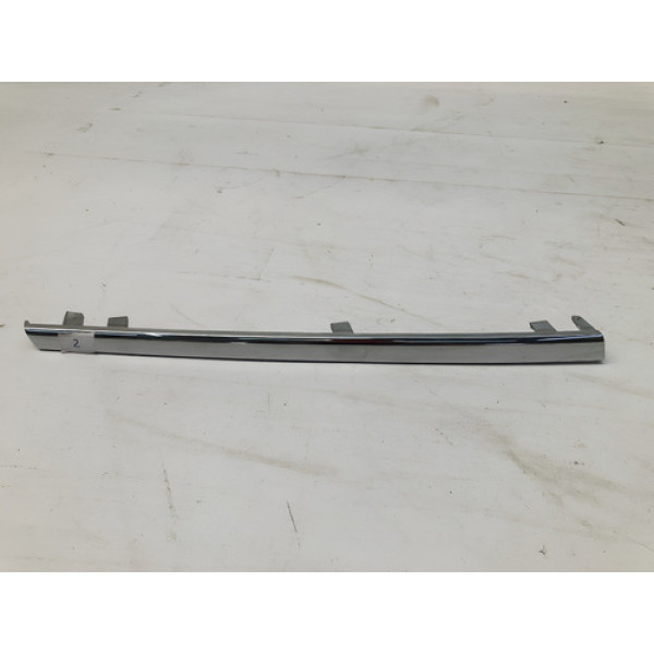 Friso Meio Direito Grade Frontal C180 C200 245200006 Prateado