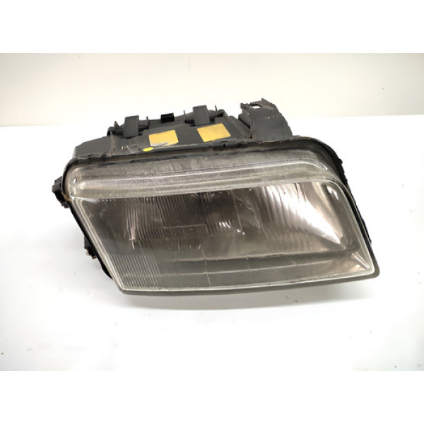 Farol Direito Audi A4 B5 1995 1999 Detalhe 