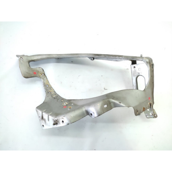 Óculos Suporte Farol Direito Citroen Picasso 2001 Detalhe