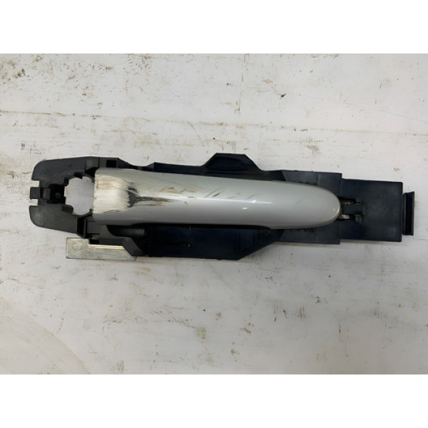 Maçaneta Externa Traseira Esquerda Versa 2015 2019 Detalhe Prateado Traseira