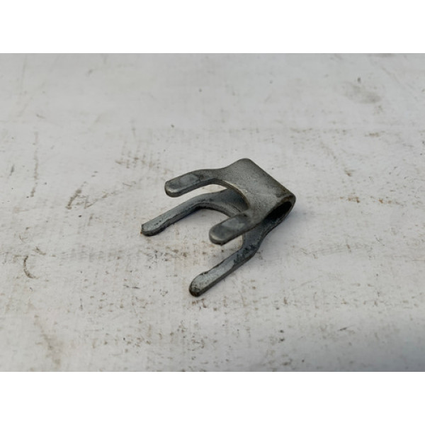 Trava Presilha Bico Injetor Mercedes C180 1.6 Tb 156cv W204