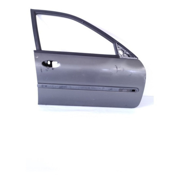 Porta Dianteira Direita Renault Laguna 1995 * Detalhe
