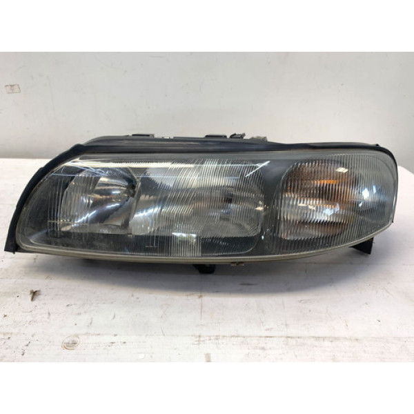Farol Esquerdo Volvo V70 2000 2006 Detalhe Esquerdo/motorista