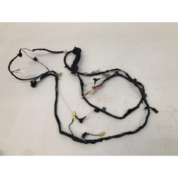 Chicote Tampa Traseira Mitsubishi Outlander 2011