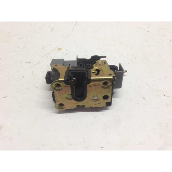 Fechadura Dianteira Direita - Renault Clio 2001 4 Portas