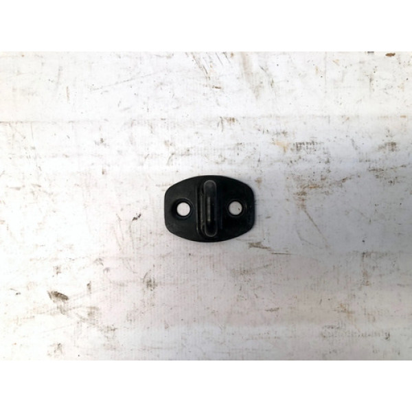 Batente Tampa Traseira Gm Onix Lt 2012 2019 Preto