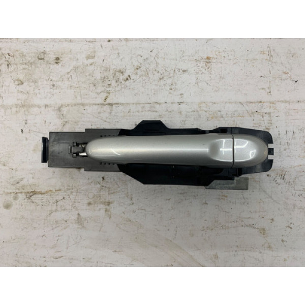 Maçaneta Externa Dianteira Direita Nissan Versa 2015 2019 Prateado Dianteira