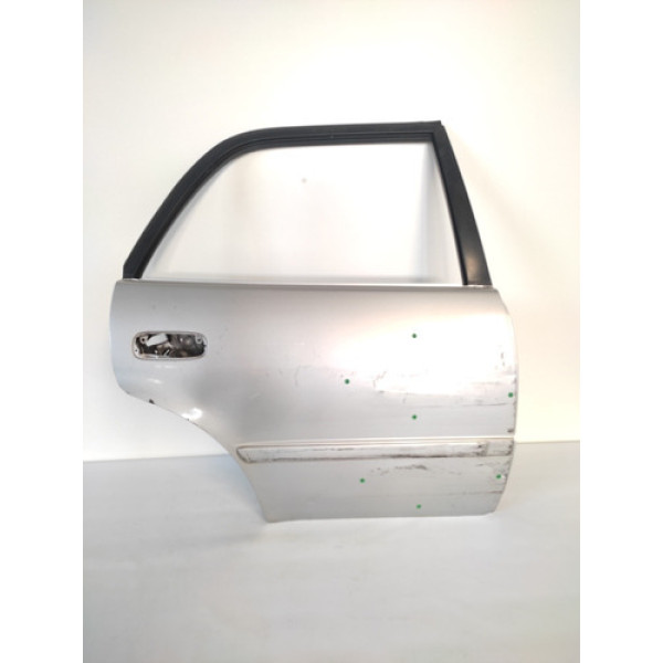 Porta Traseira Direita Corolla 1998 2002 * Detalhe