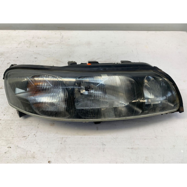 Farol Direito Volvo V70 2000 2006 Detalhe Direito/passageiro