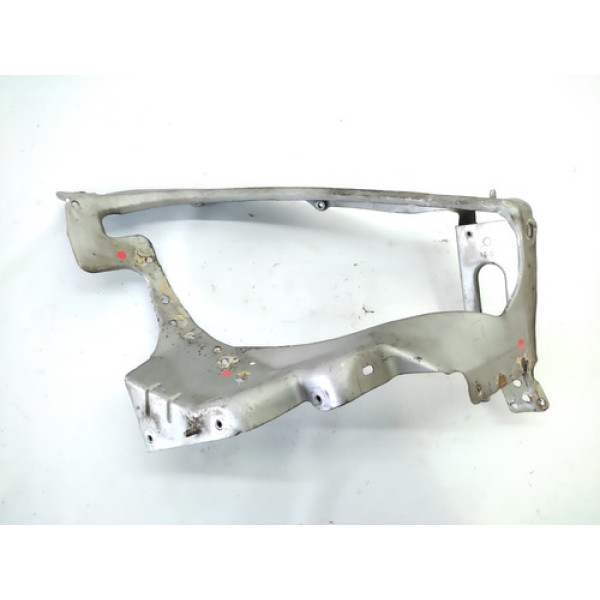 Óculos Suporte Farol Direito Citroen Picasso 2001 Detalhe