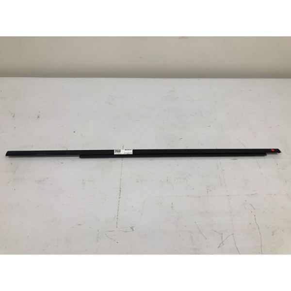 Pestana Externa Traseira Direita Commander 2021 2025 Detalhe Branco