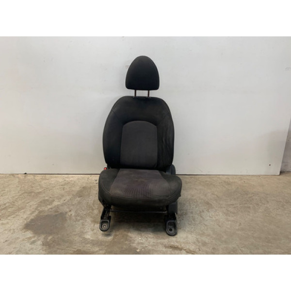 Banco Dianteiro Esquerdo Nissan Versa Sv 2015 2019 Tecido Prateado