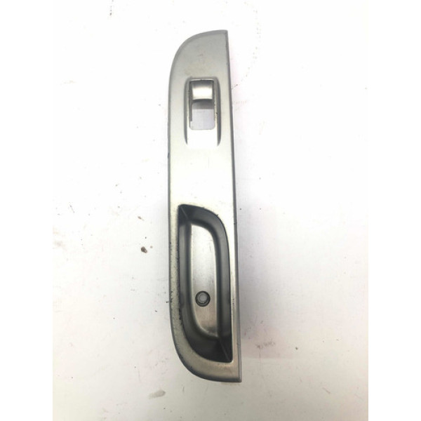 Moldura Puxador Botões Do Vidro Traseiro Direito L200 Triton