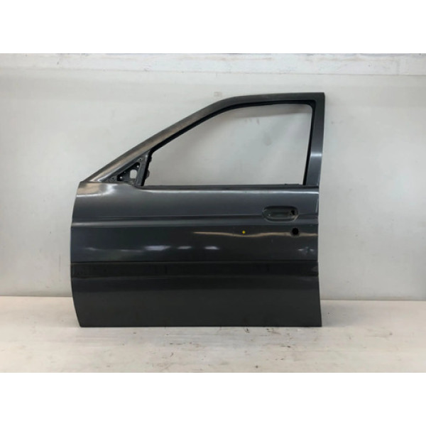Porta Dianteira Esquerda Escort 4 Portas 1997 2003 Detalhe Dianteira Esquerda Cinza